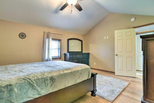 Bay City Home With Deck And Grill - Walk To Beach