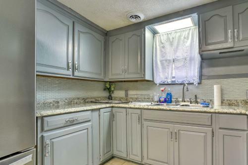 Bay City Home With Deck And Grill - Walk To Beach