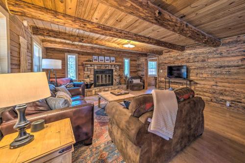 Rustic Ruidoso Cabin With Hot Tub, Deck And Grill