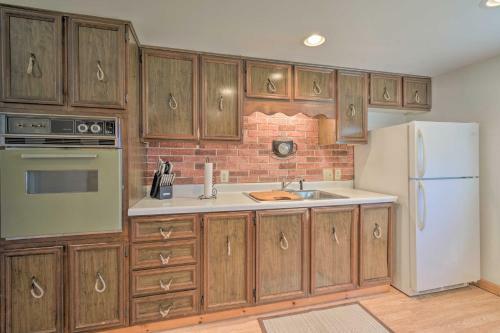 Charming Sodus Point Getaway With Lake Views!