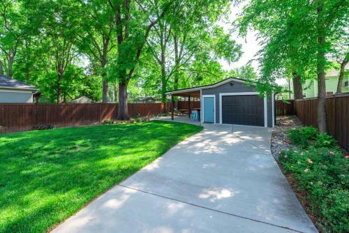 Villa Heights Bungalow Minutes From Noda And Uptown