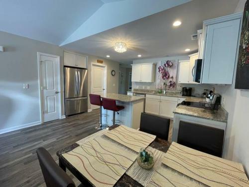 Sleep 10, New Construction Home, Half Mile To Beach, 3 Bd 2 Ba, 6 Beds