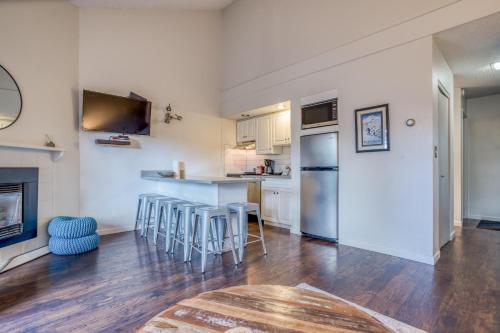Ski House 214