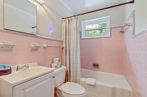 208 W Ashley - Central Location - 2 Mins To The Beach