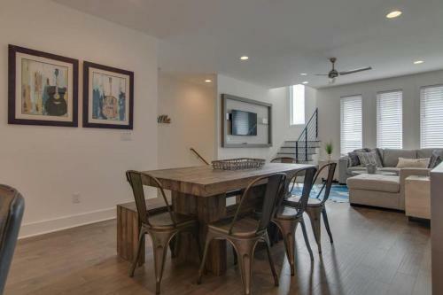 Gathering Place 536