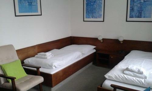 Hotel Saloon