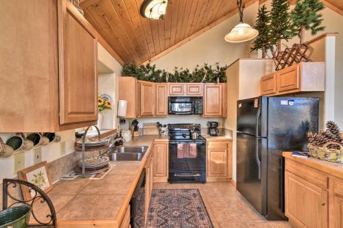 Lazy Moose Cabin With Wraparound Deck And Privacy!
