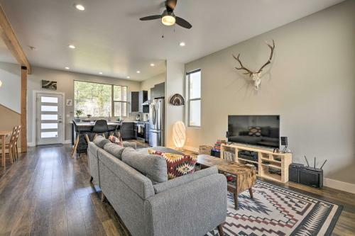 Modern Mtn Getaway With Deck, Gas Grill And Views