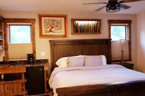 Bed & Breakfast Clear Creek Inn