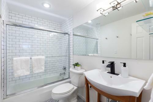 Updated 2 Br In Aspen Core - Short Walk To Gondola And Town!