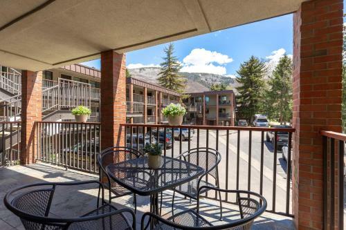 Updated 2 Br In Aspen Core - Short Walk To Gondola And Town!