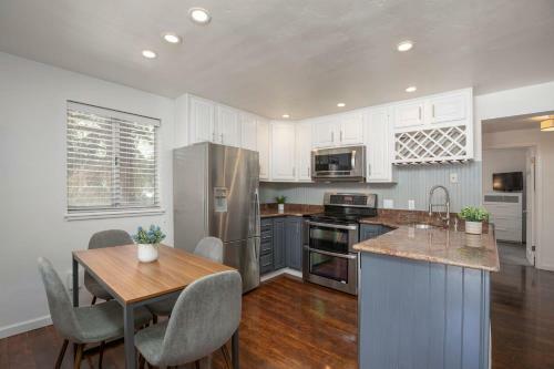 Updated 2 Br In Aspen Core - Short Walk To Gondola And Town!
