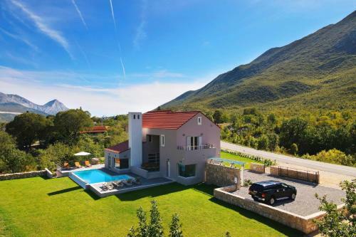 Villa Jure With Heated Pool And Electric Vehicle Station