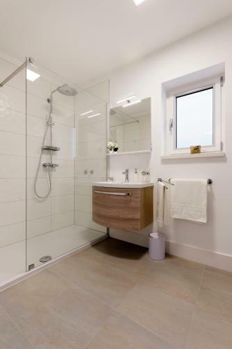 Villa Jure With Heated Pool And Electric Vehicle Station