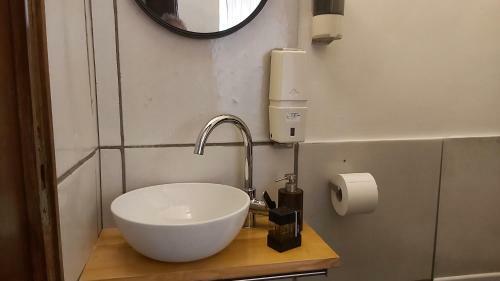 Hostal Room In Villa - Dimora Aganoor Business Suite