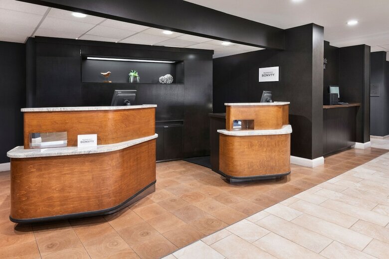 Hotel Courtyard By Marriott Burlington