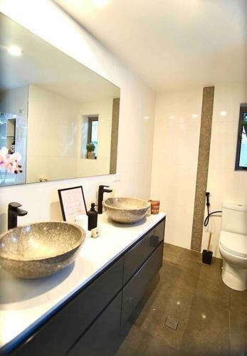 St Johns Apartment 3 Bed 2.5 Bath 2 Carpark Brisbane Cbd