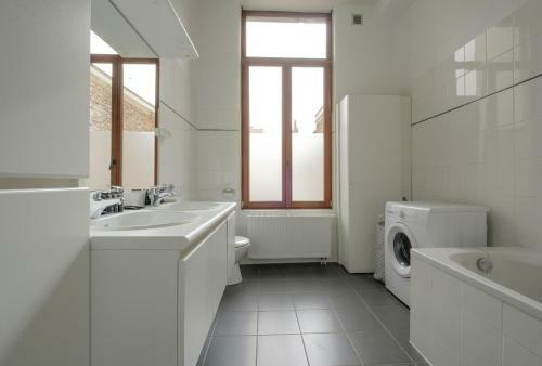 Apartamento Spacious 2 Bedrooms Flat Between Les �tangs D'ixelles And The University