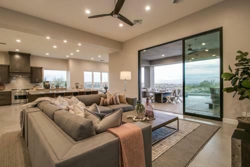 Luxurious Fountain Hills Designer Home Wviews