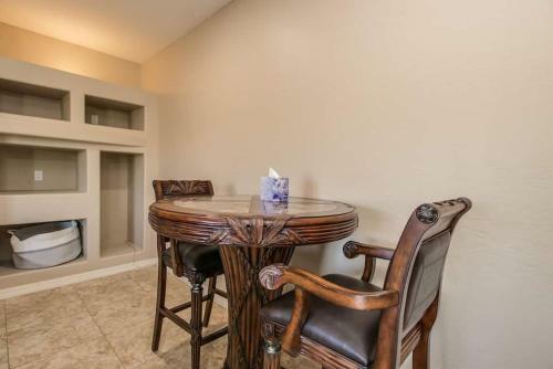 Fabulous 4-bdrm Wbreathtaking Views & Pool