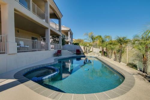 Fabulous 4-bdrm Wbreathtaking Views & Pool