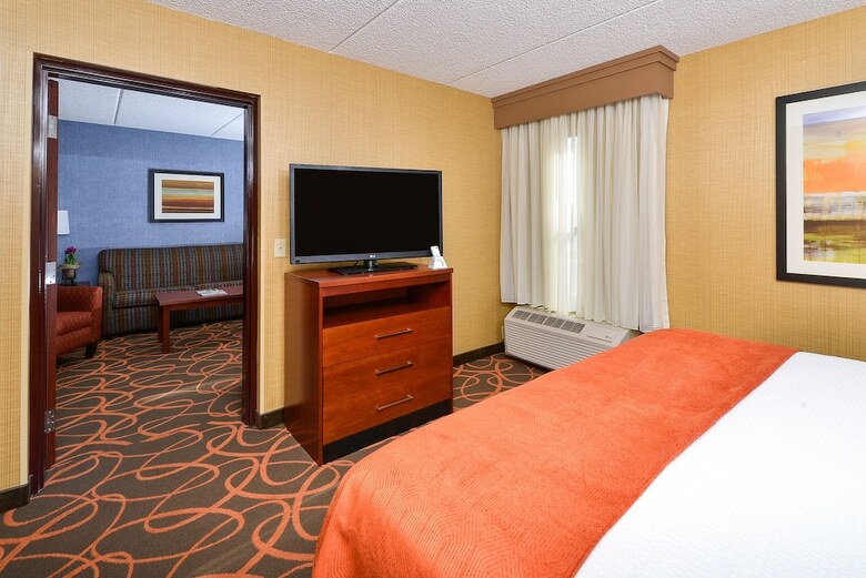 Best Western Plus Fresno Airport Hotel