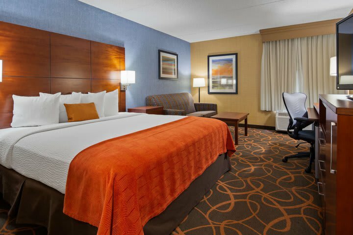 Best Western Plus Fresno Airport Hotel