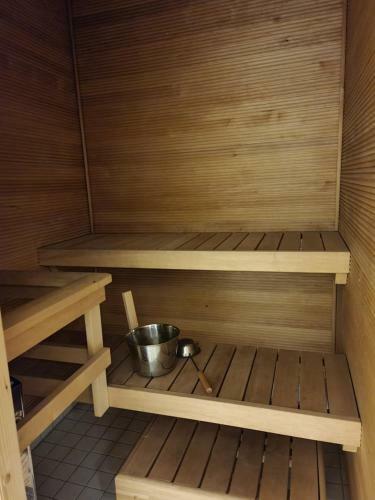 Apartamento 2ndhomes Central 1br Home With Sauna And High Ceilings
