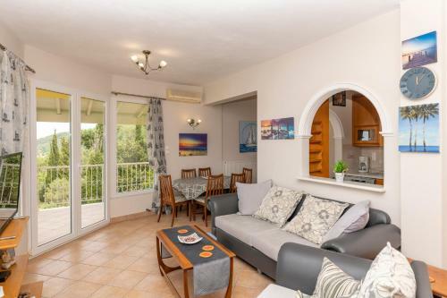 Three Bay Villa Kavvadades