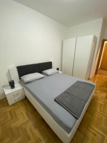 Apartman Sarak