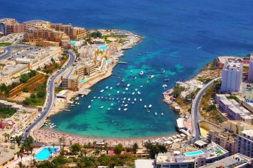 Prime Location Apartment With Side Seaviews