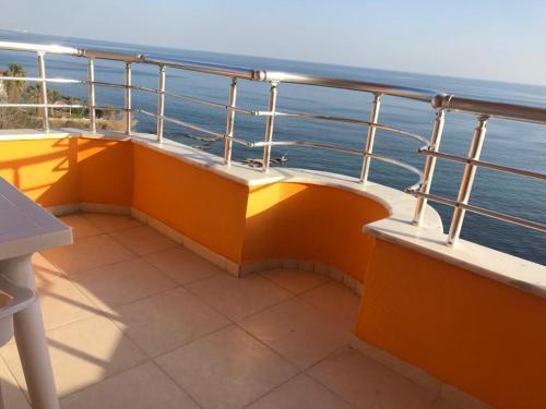 Apartamento Beach Front With Great See View Next To Incekum