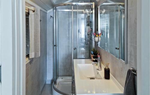 Stunning Home In Bygland With 2 Bedrooms