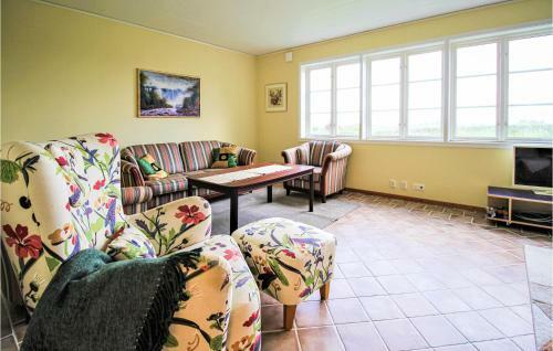 Stunning Home In B�stad With Wifi And 3 Bedrooms