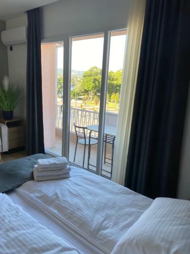Bonanza Apartments