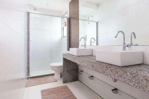 Casa 40 Metros Do Mar Com Piscina Privativa - Completa 4 Suites
