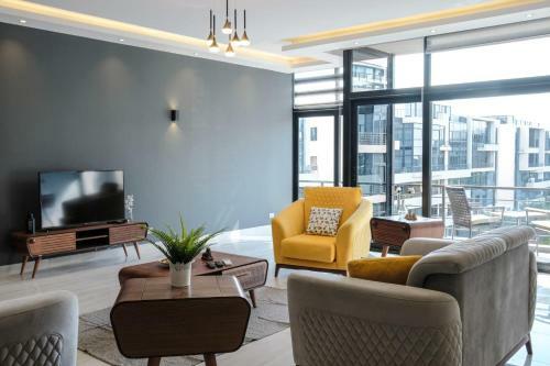 The Waterway 3 Bedroom Serviced Apartment