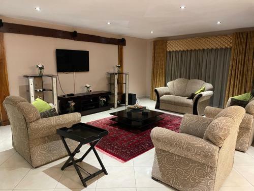Apartamento Boikhutsong House