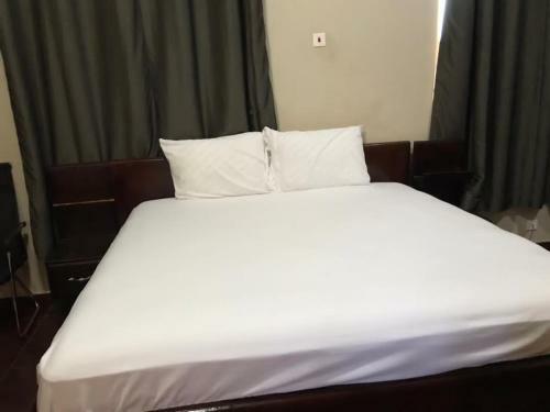 Hostal Charfort Royal Guest House And Hotel