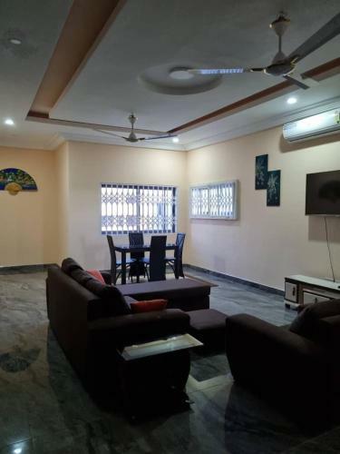 Stevens Royal Sakumono Apartment