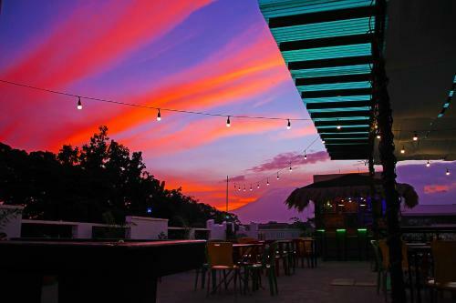 Albergue Antwet Backpacker's Inn & Rooftop Bar