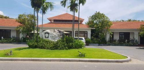 Deluxe Villas In Da Nang Resort