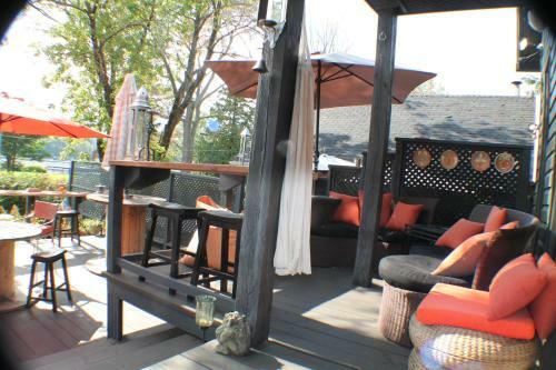 Bed & Breakfast Chalet Vue Sur La Riviere St-maurcie