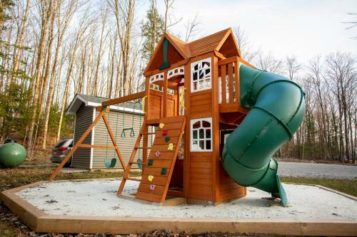 Luxury Mountain Lodge, 3-bed 3-bath, A Min To Lake