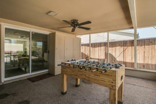 Mid-century Melrose 3bdrm Vintage Vibe With Pool