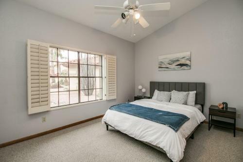 North Scottsdale 4 Bdrm Vacation Sanctuary With Pebble Tech Pool