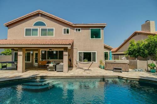 Luxe Scottsdale Home Wpool, Spa, & Tesla Charger