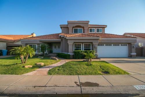 Luxe Scottsdale Home Wpool, Spa, & Tesla Charger
