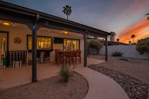Stylish Resort-style Must See Home With Pool