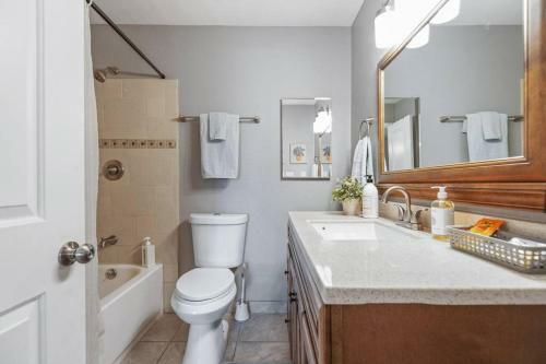 The Comforts' Inn: Desert Oasis